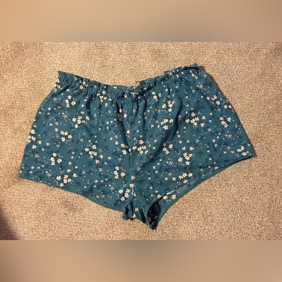 Old Navy Pants - Old Navy Teal Floral Print Shorts
